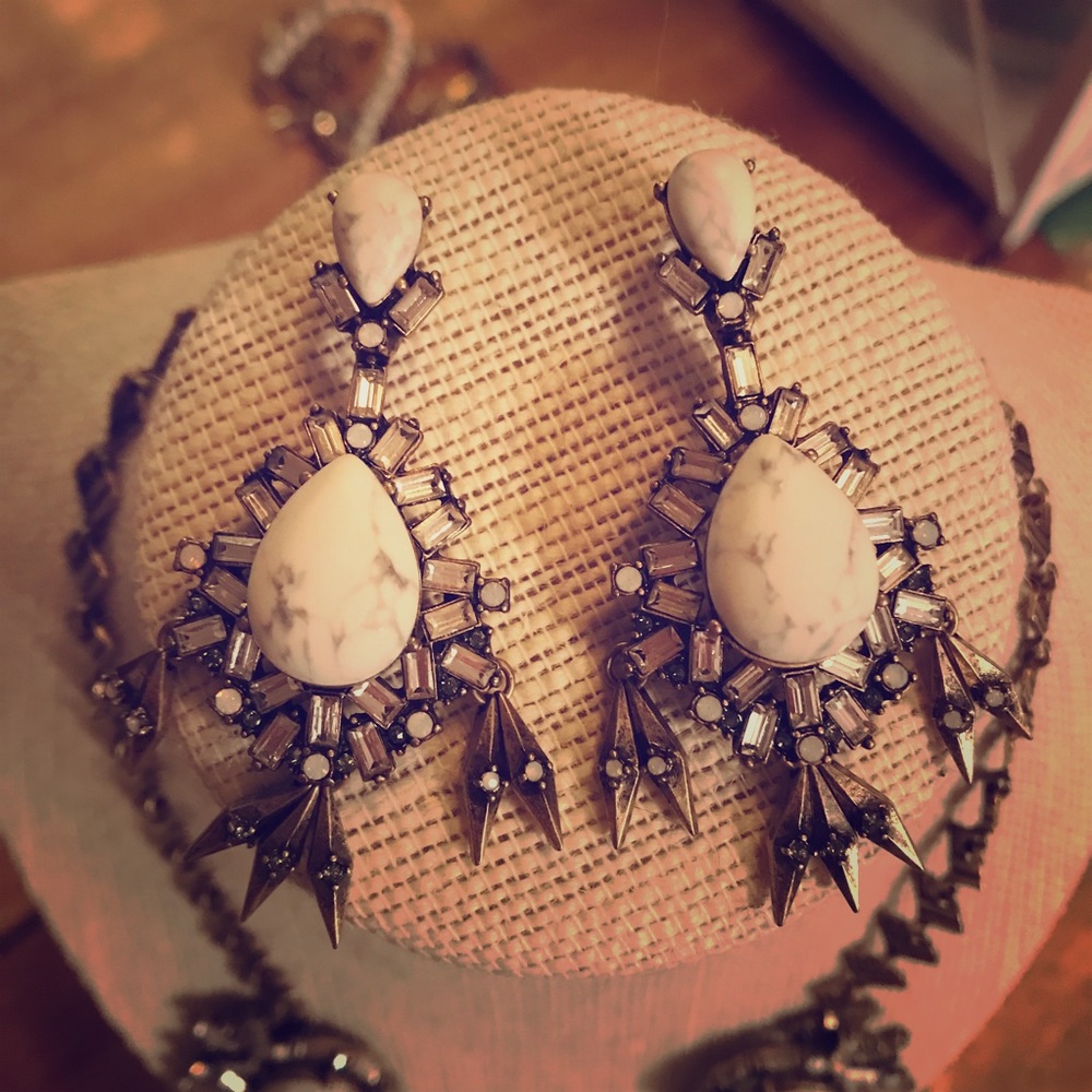 Chloe + Isabel Aventine Earrings